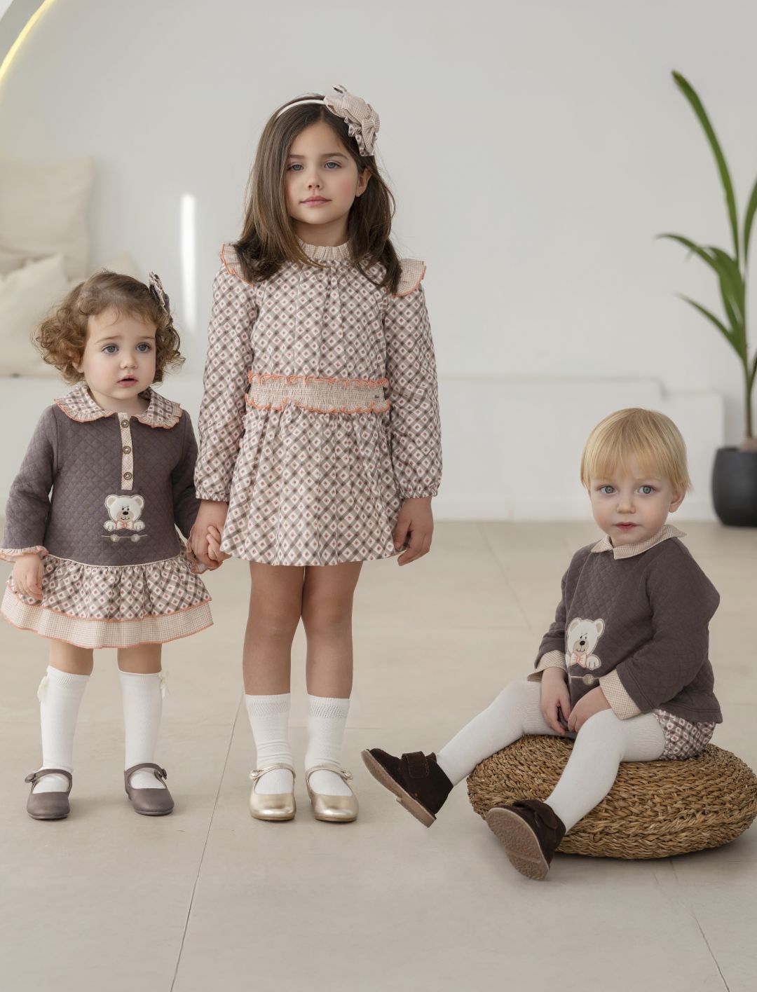 Vestido niña infantil marrón claro 0608 Miranda - La boutique de AyA Miranda