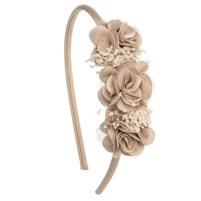 Diadema suave 3 flores cora y gypsophila Beige Siena - La boutique de AyA Siena