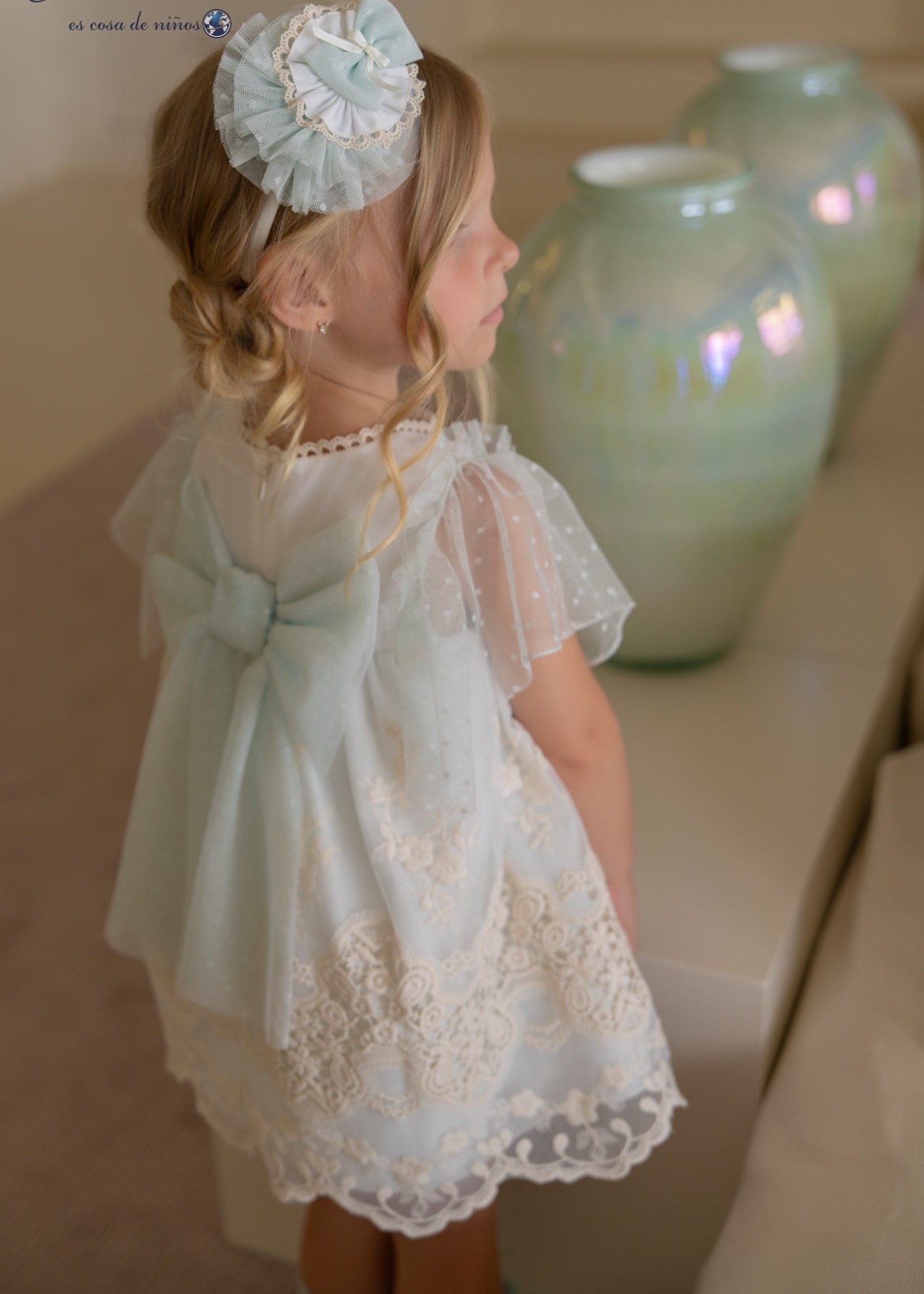 Vestido de Ceremonia Infantil Blanco con Tul Verde Agua y Bordados 0220