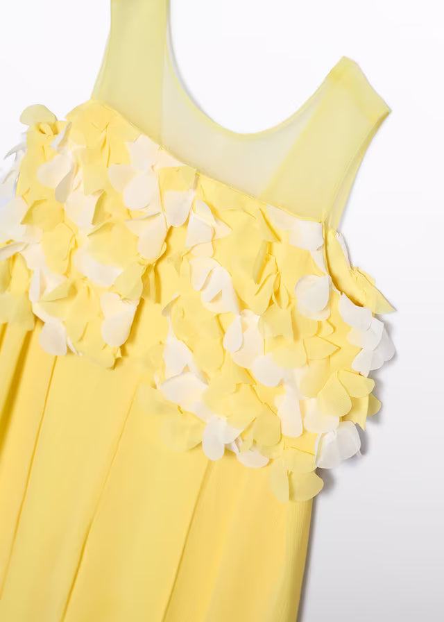 Mono niña amarillo con flores aplicadas y pantalón largo – Abel y Lula 05202