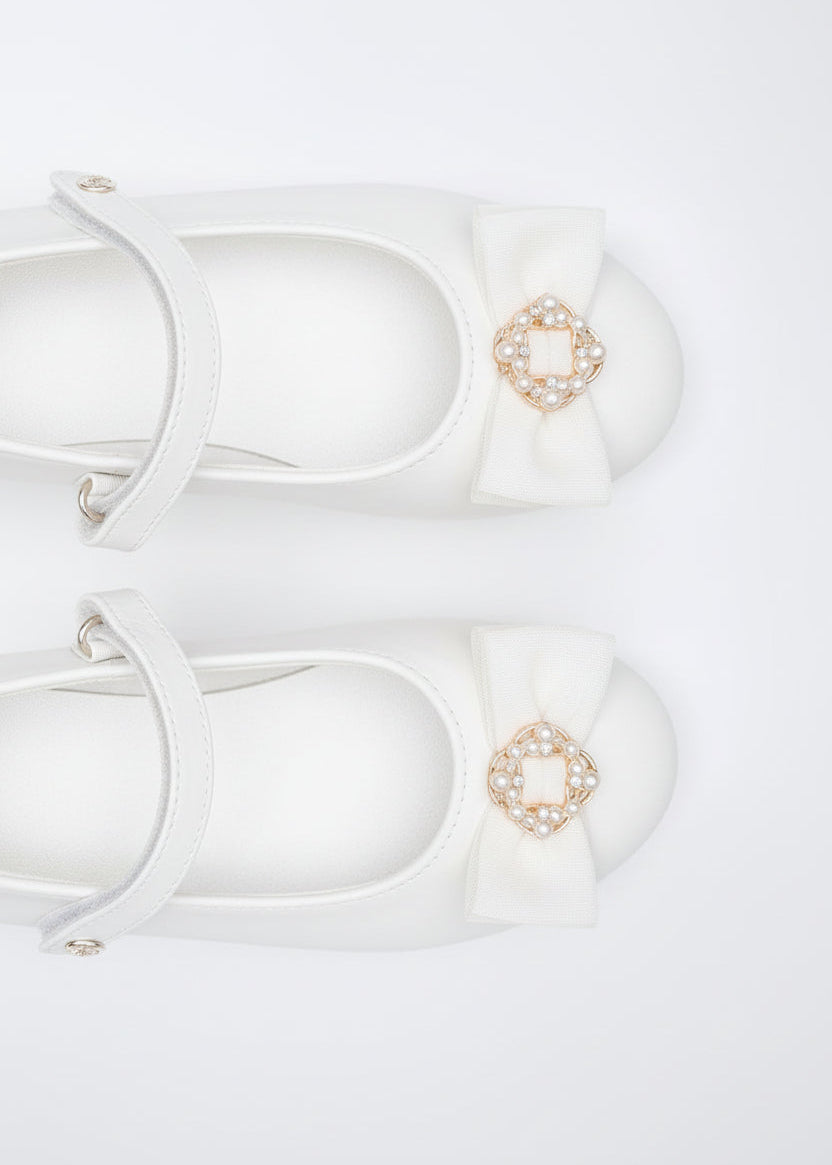 Mercedita de piel lazada tul color nata 05487