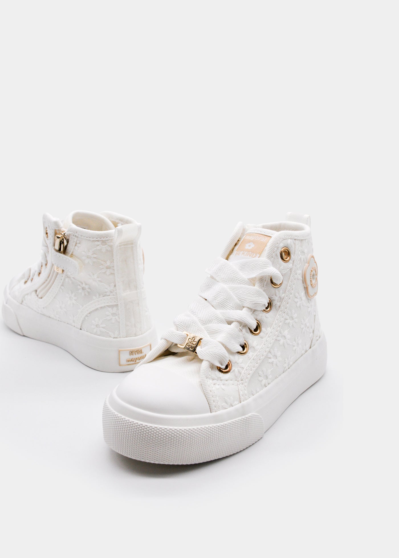 Botín Tejido Blanco Mayoral con Bordado Floral | La Boutique de Aya