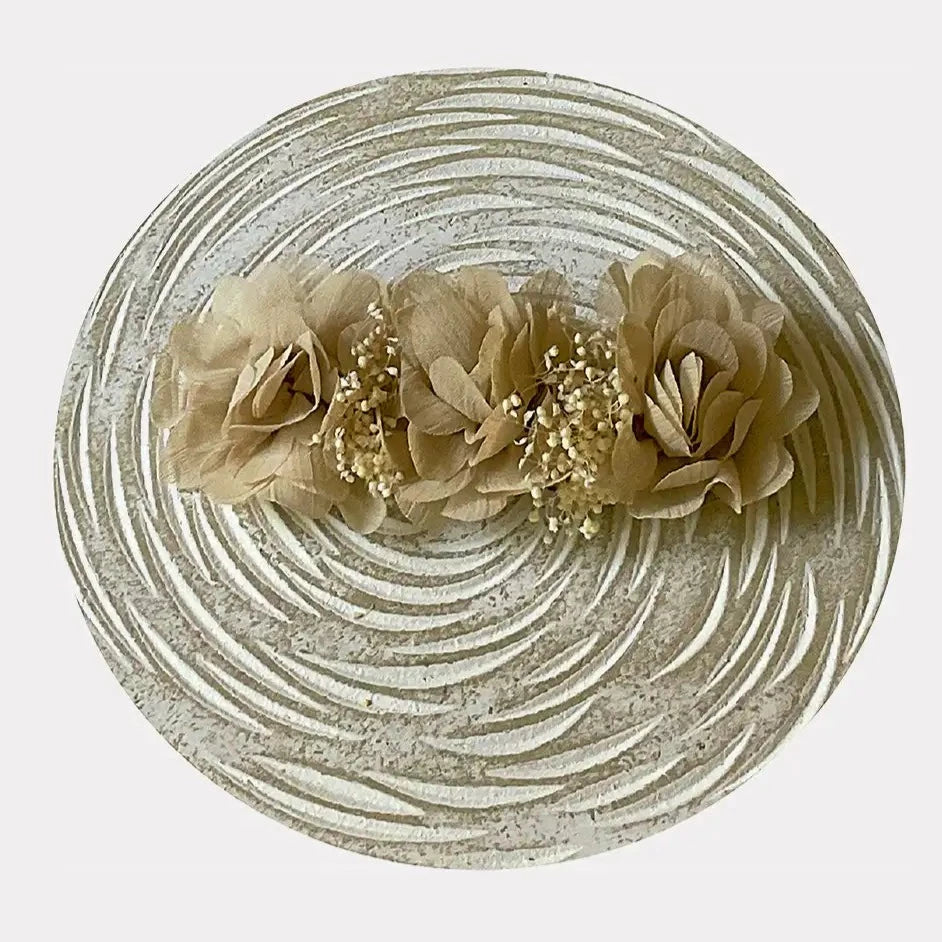 Broche de tres flores medianas en camel Coco Acqua 60389 - La boutique de AyA Coco Acqua
