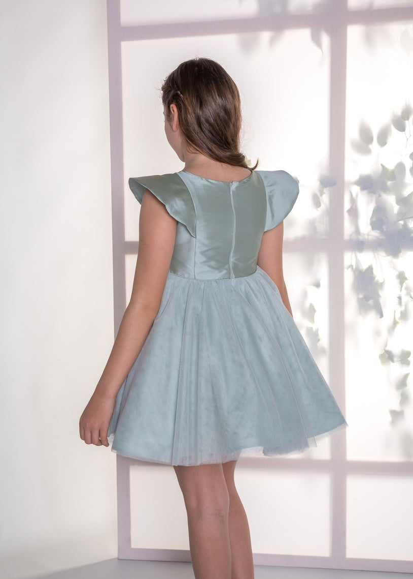 Detalle de la espalda y hombros con volantes del vestido Caeli de Meninas