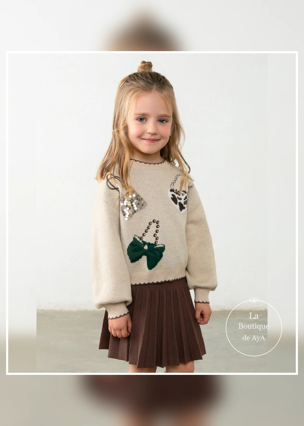 Conjunto jersey y falda de punto café niña Mayoral 04933-056. Vista principal con modelo.