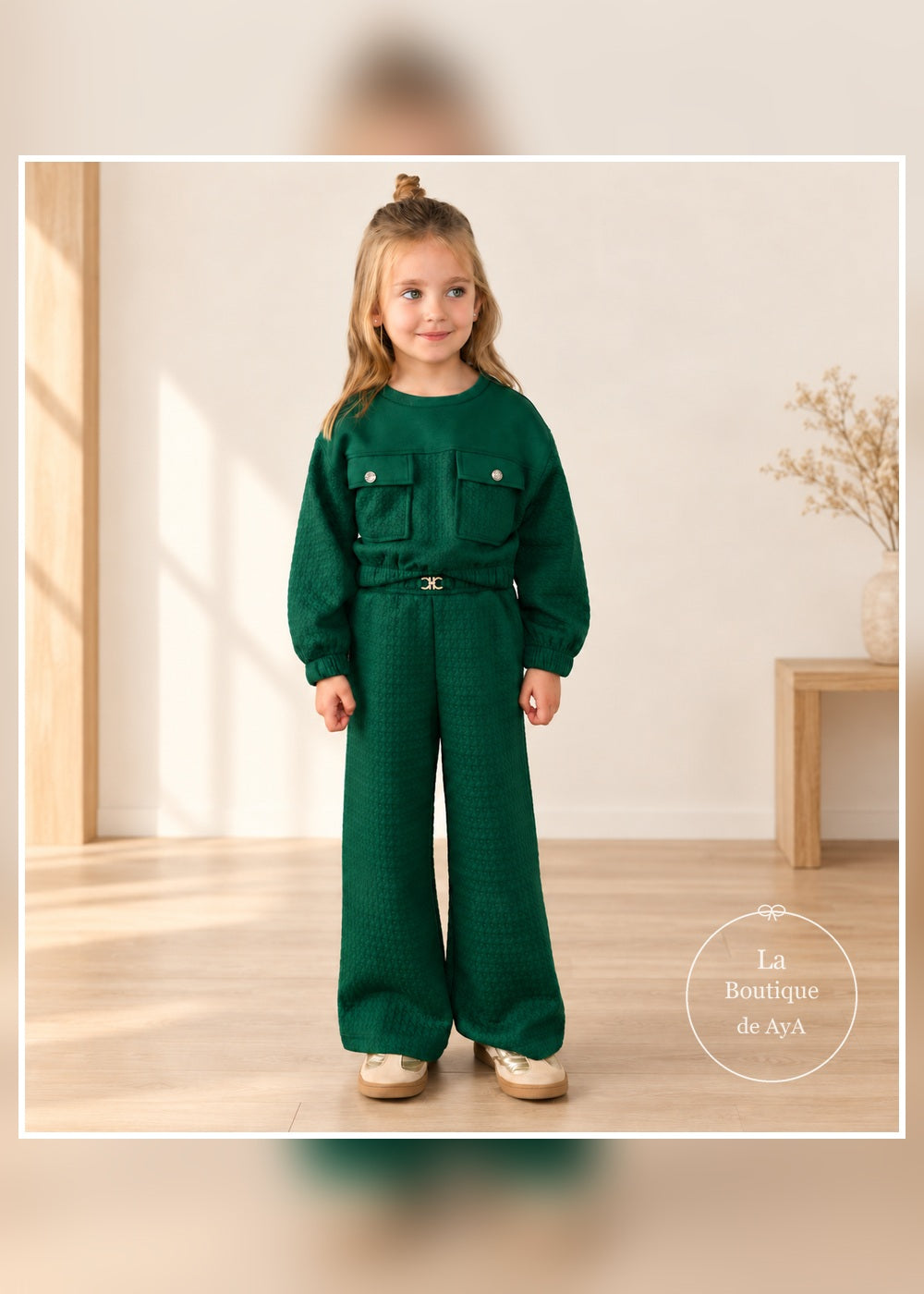Conjunto texturado verde botella para niña Mayoral 04816: vista frontal con modelo