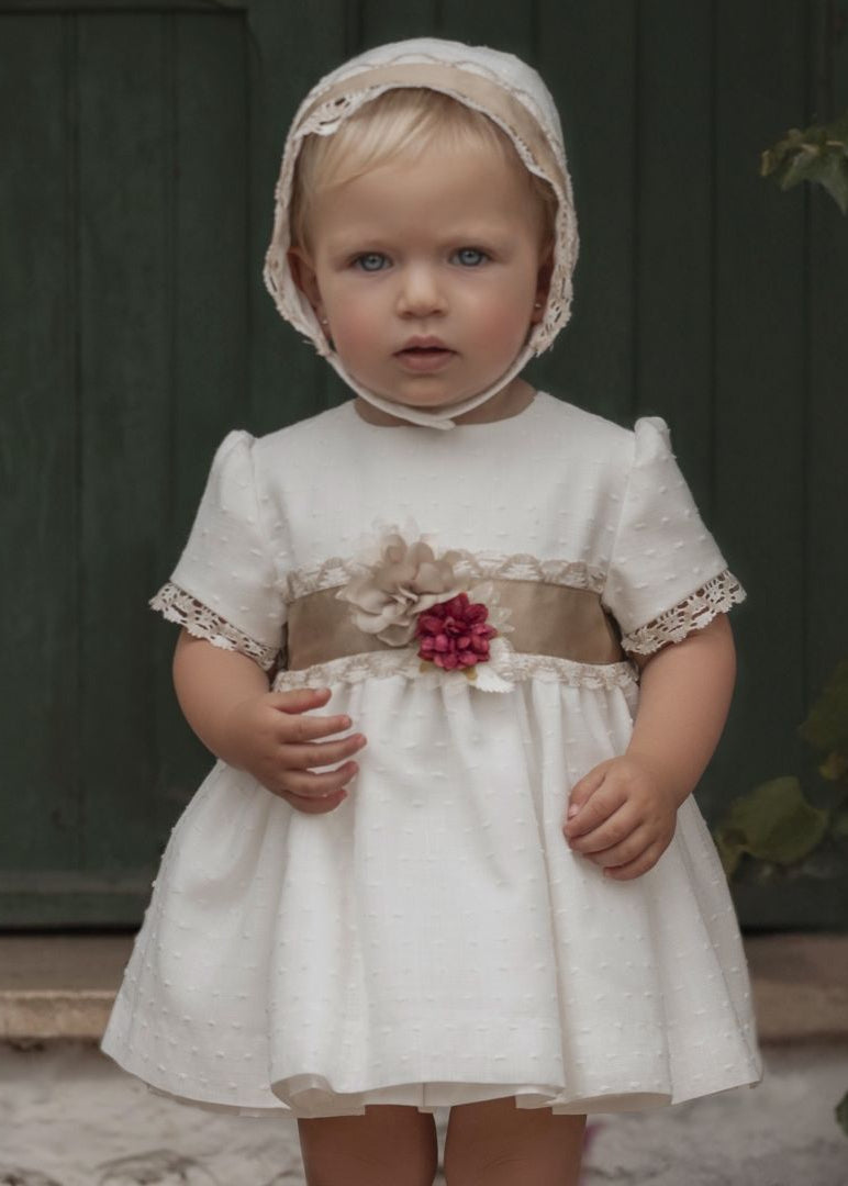 Vestido, braguita y capota bebe niña Miranda  0128