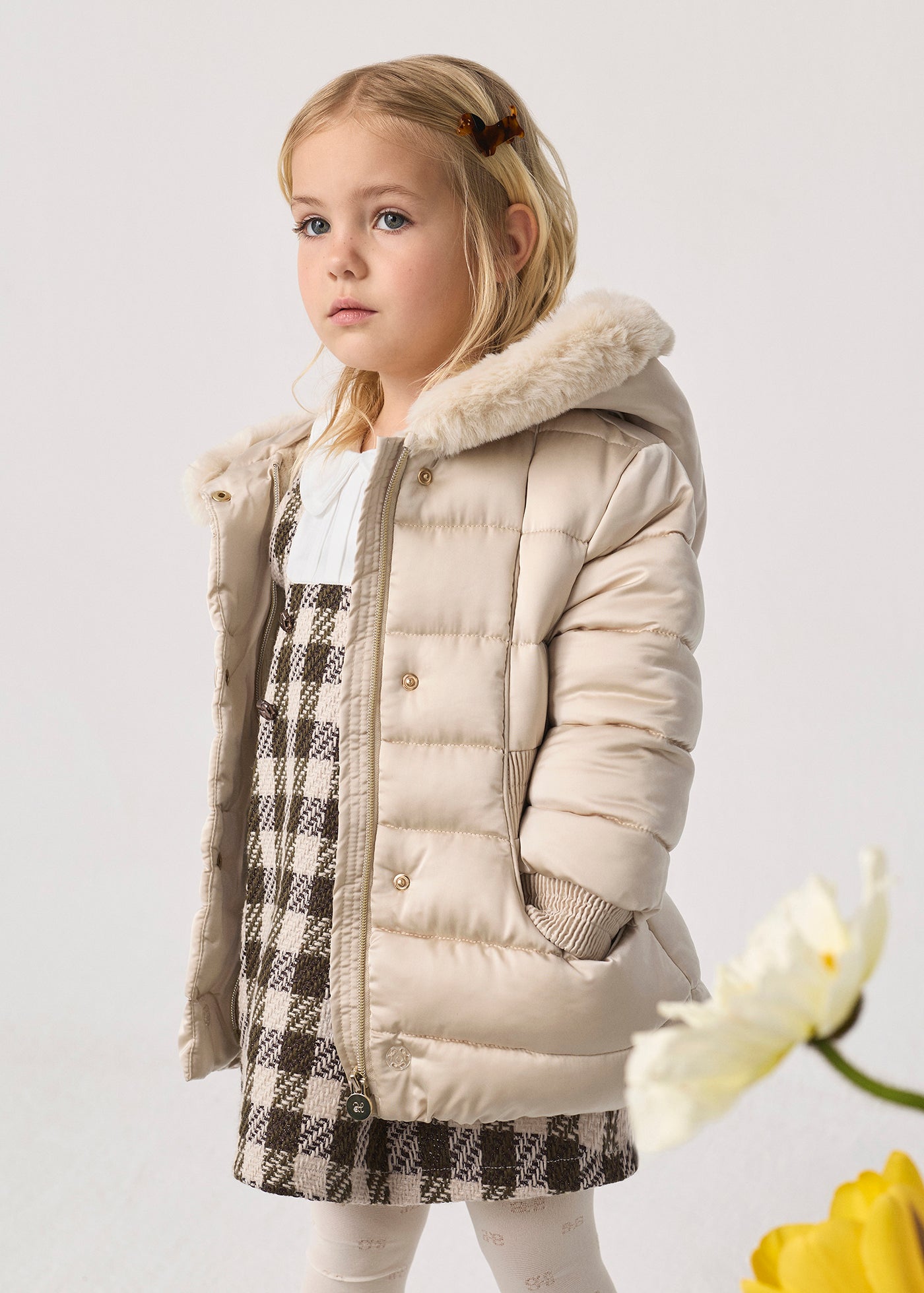 Chaquetón corto champán para niña Abel & Lula 05813 - imagen 1