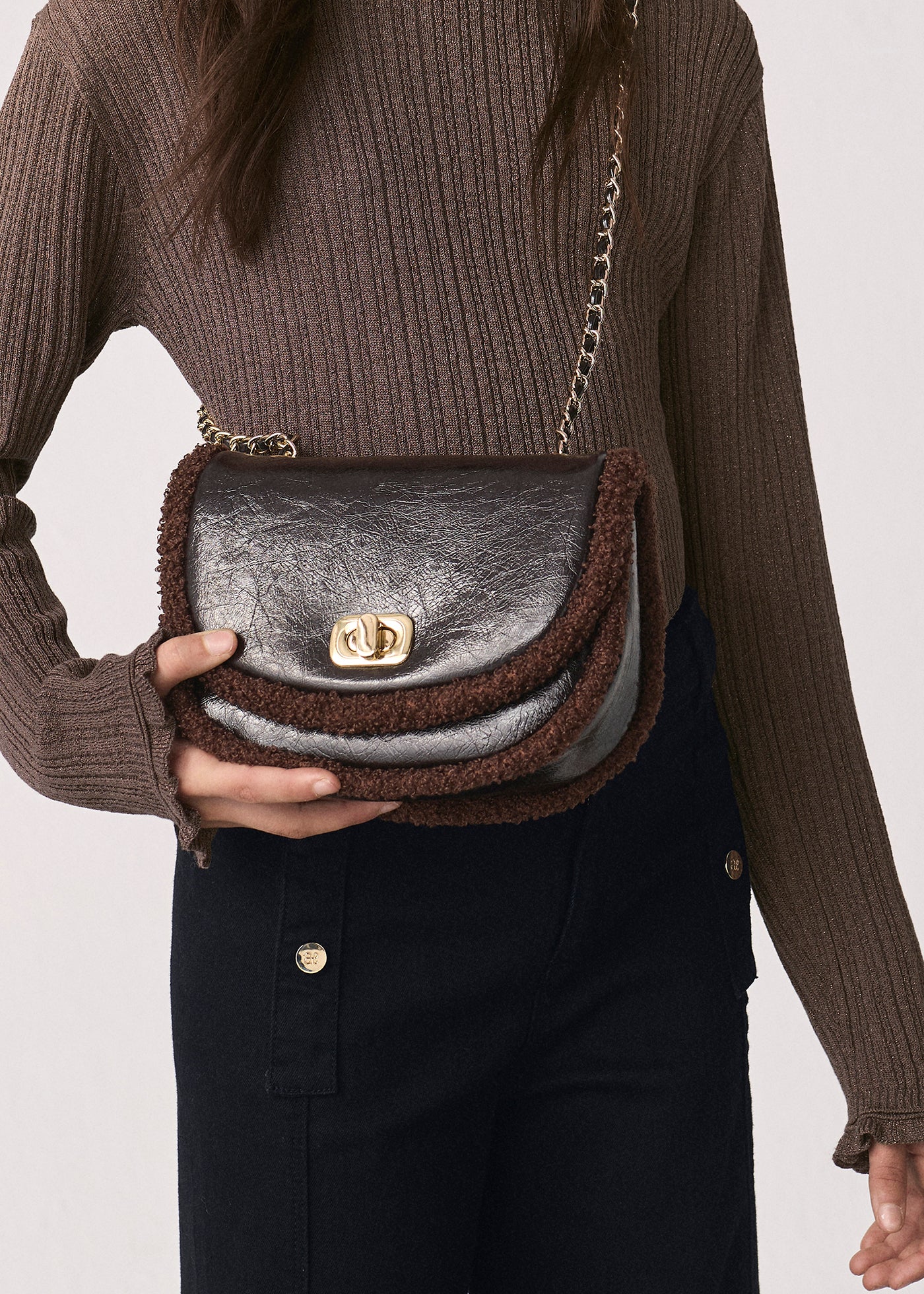 Bolso borrego combinado topo oscuro para niña Abel & Lula 05938