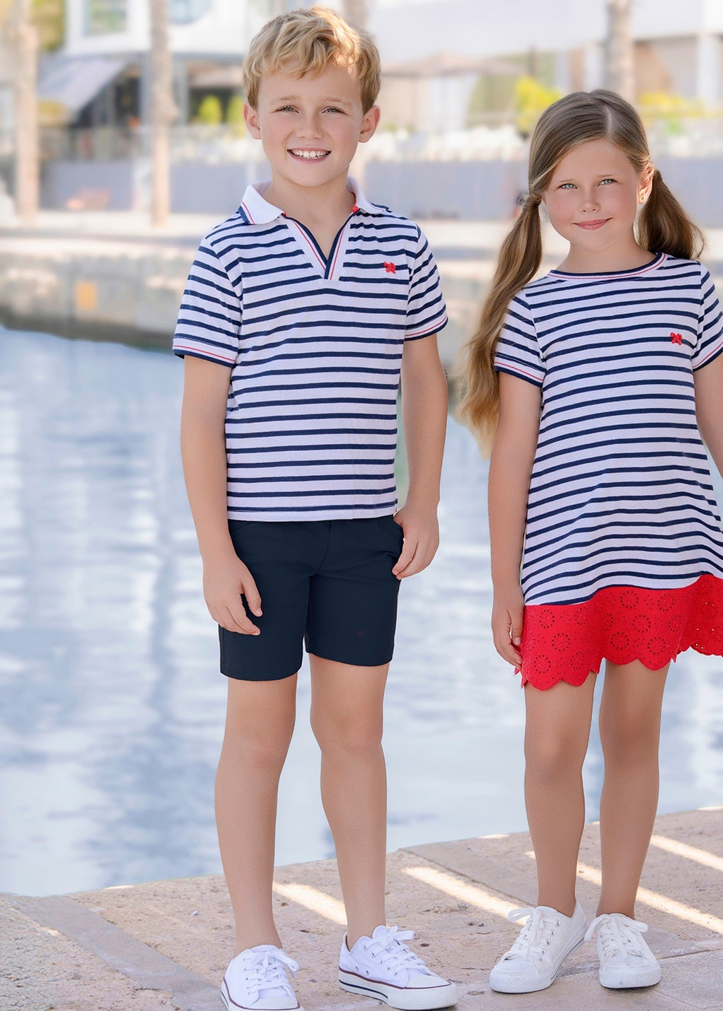 Polo de niño Nel‑Blu 100% algodón con rayas marineras y cuello contraste, SKU 39/1302/P.
