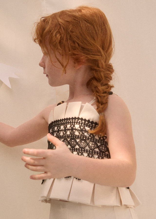 Top de Tirantes Crema Abel & Lula con Encaje Negro (SKU 05171)