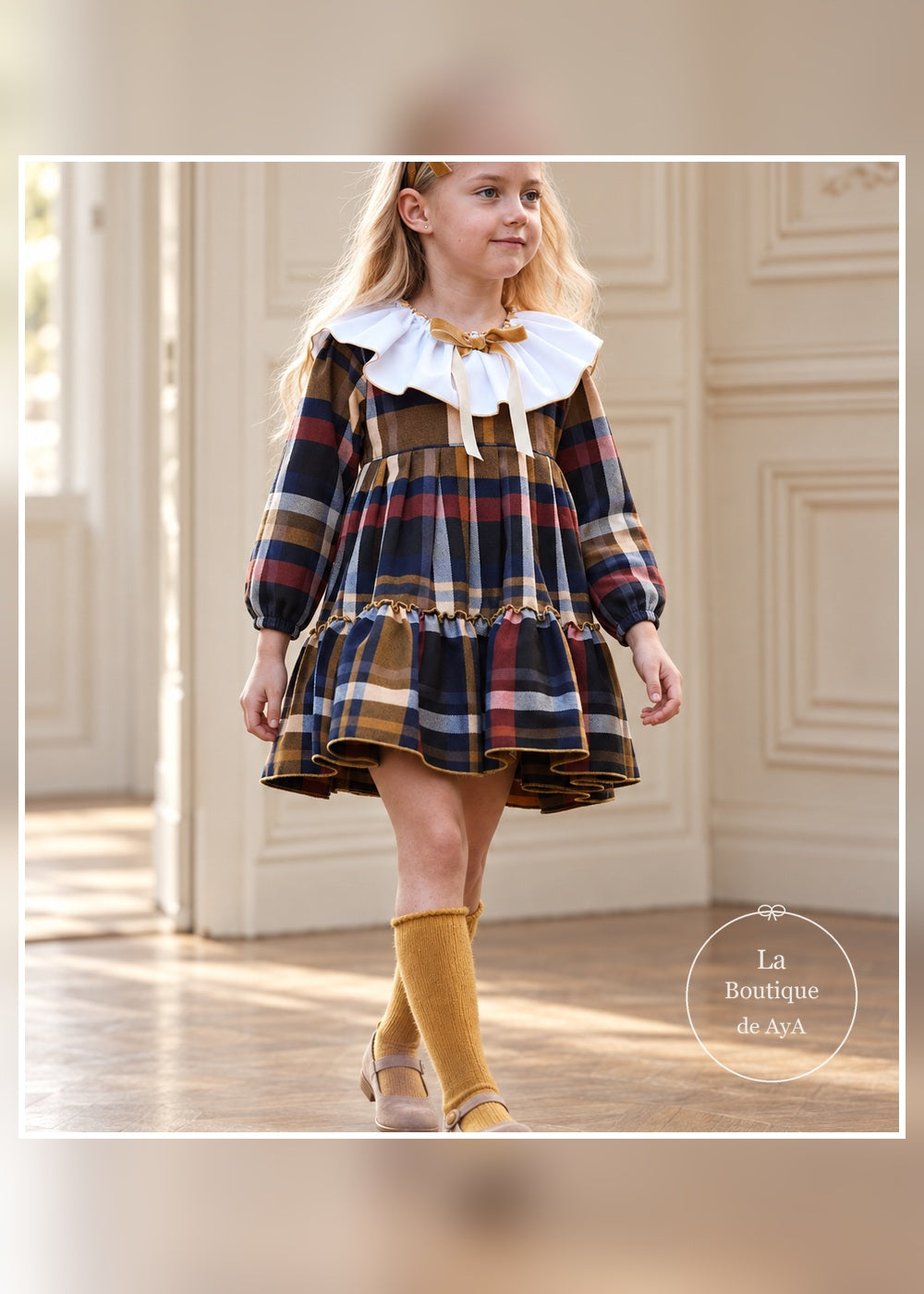 Vestido niña mostaza cuadros dos volantes Juliana 26671 - modelo en movimiento - referencia 26671