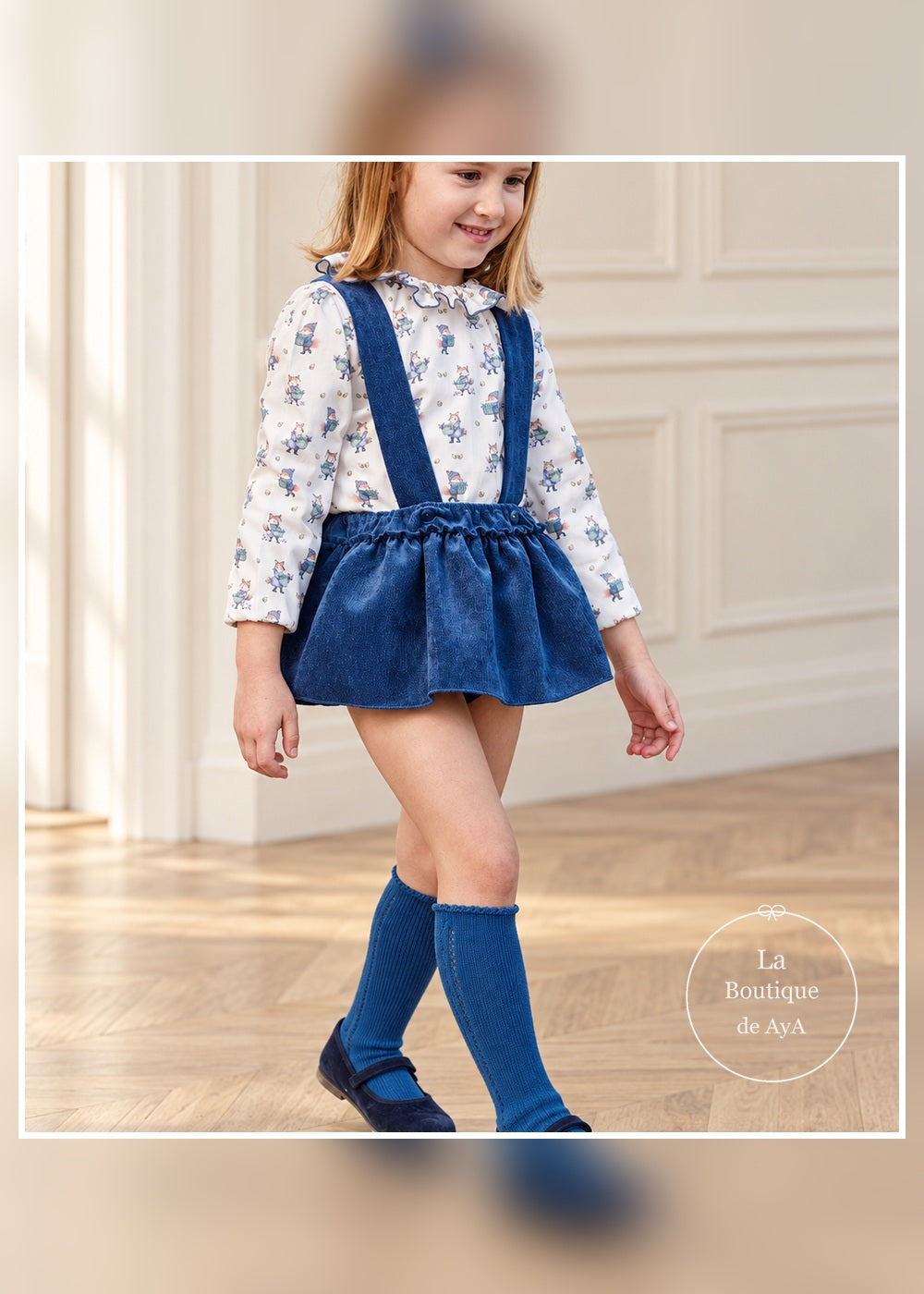 Conjunto niña camisa zorritos y braguita con tirantes Juliana 26701 - modelo en movimiento - referencia 26701