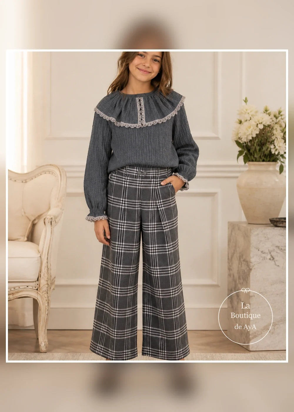 Conjunto blusa gris y pantalón de cuadros para niña Miranda 0304, portada con modelo