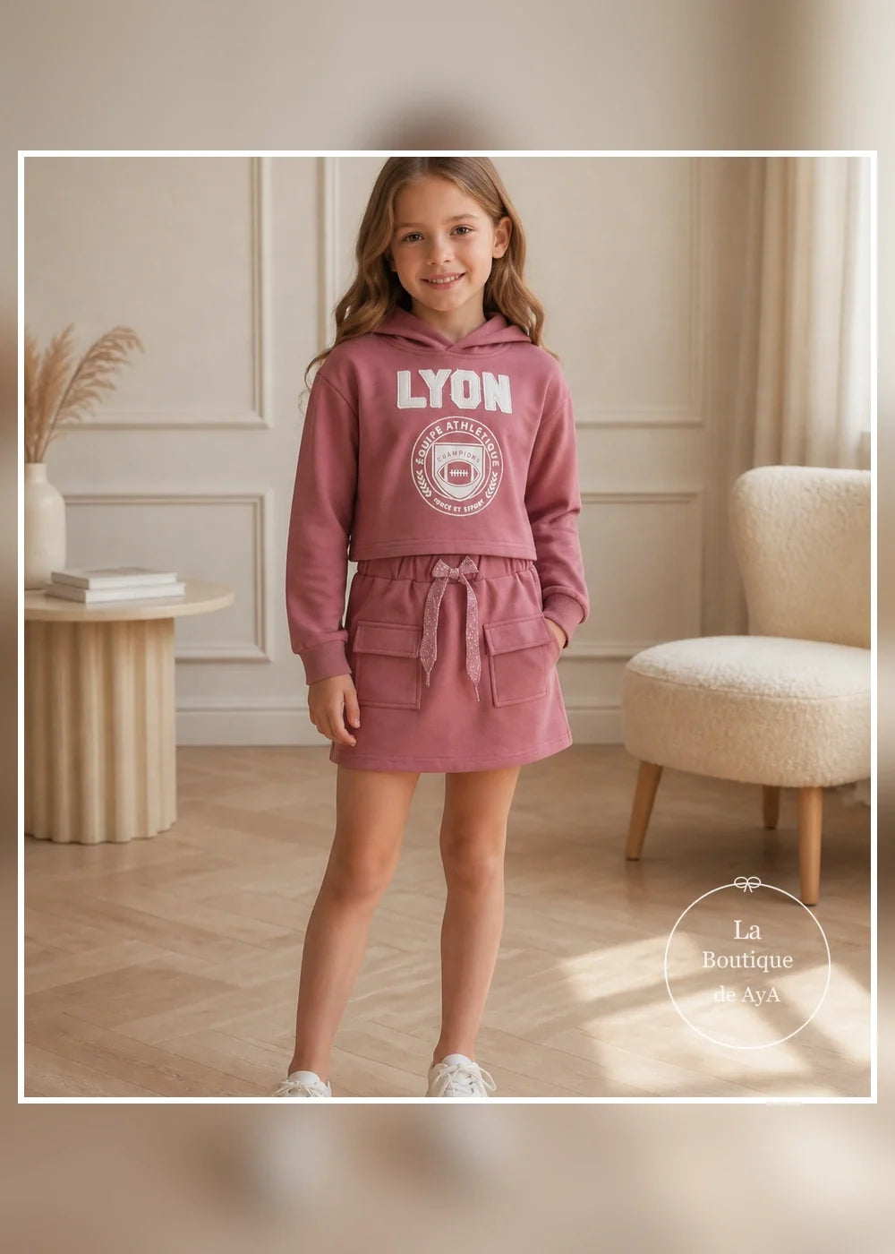 Conjunto sudadera y falda rosa empolvado para niña Miranda 1410, portada con modelo