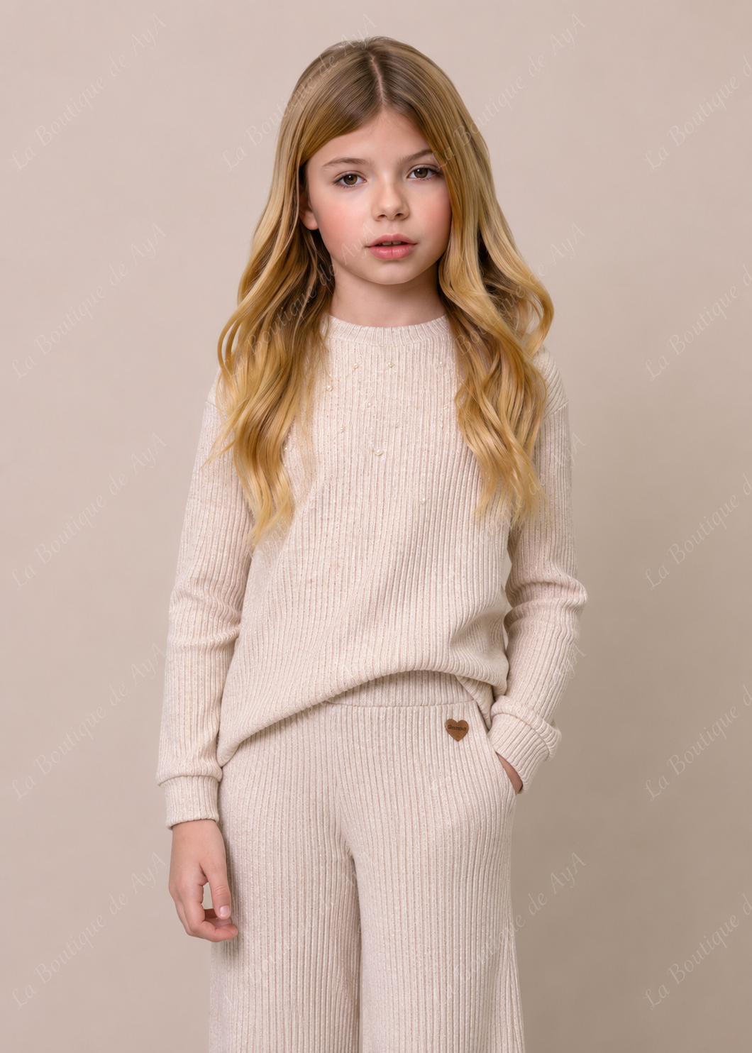 conjunto-miranda-beige-nina-detalle-jersey-pantalon.jpg