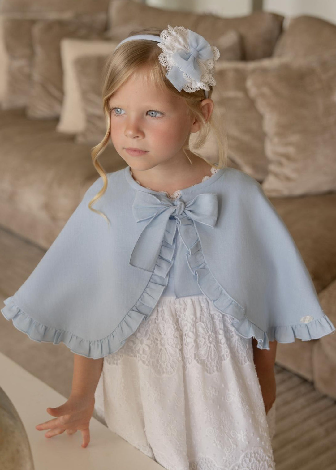 Capa Infantil Miranda Azul – Complemento de Ceremonia para Niña | La Boutique de AyA 206