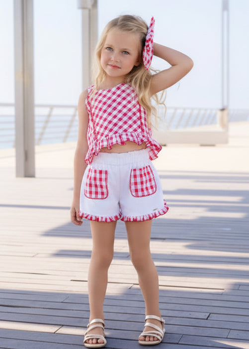 Short niña blanco con bolsillos aplicados y volantes en vichy rojo – Miranda