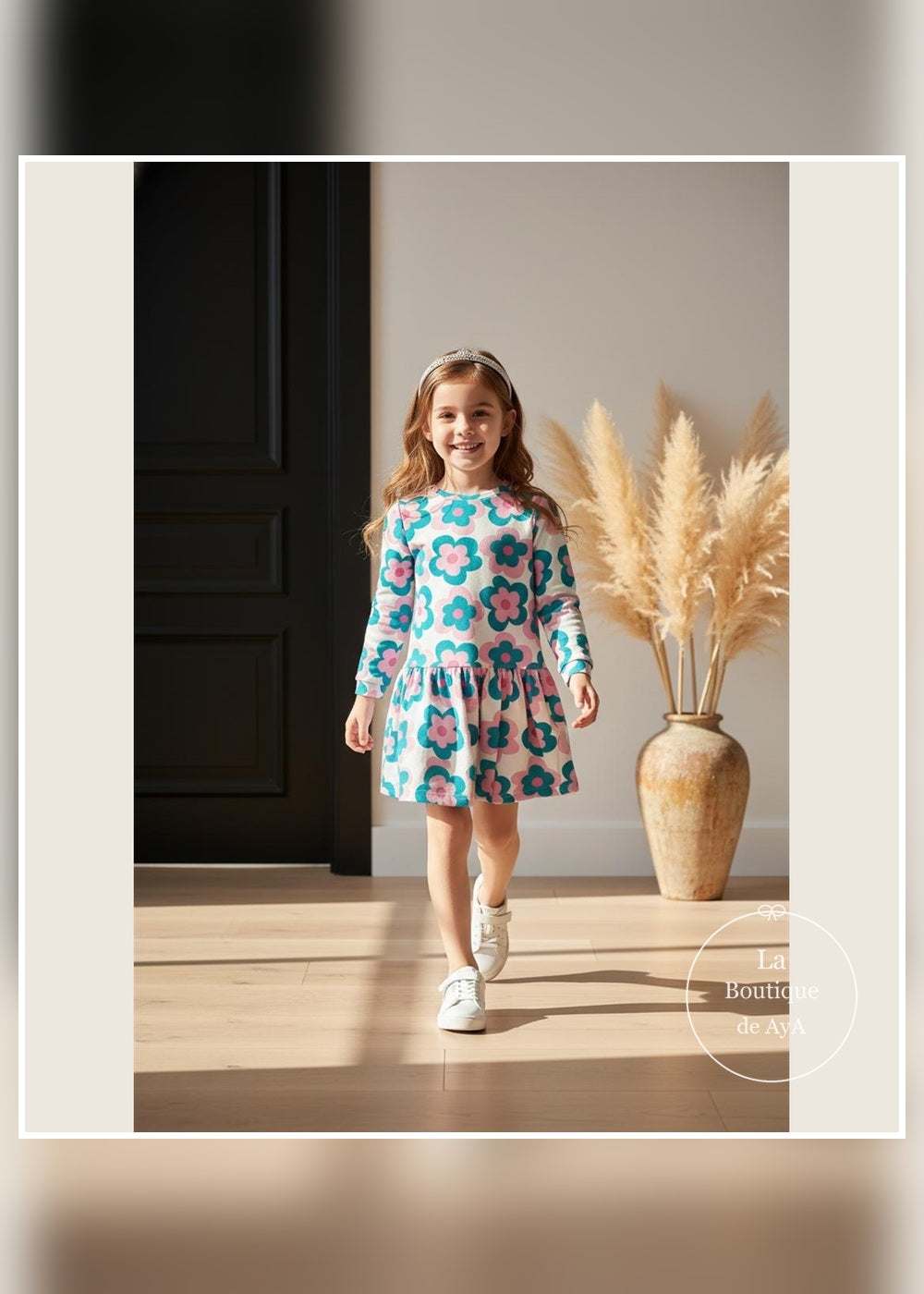 Modelo con vestido Garden de flores Agatha Ruiz de la Prada 8284W26