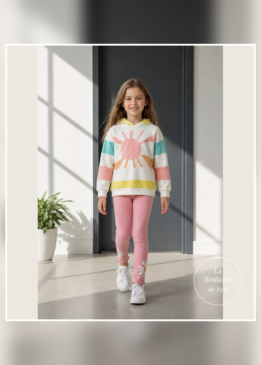 Vista completa del conjunto sudadera con capucha y leggings Daisy 8729W26