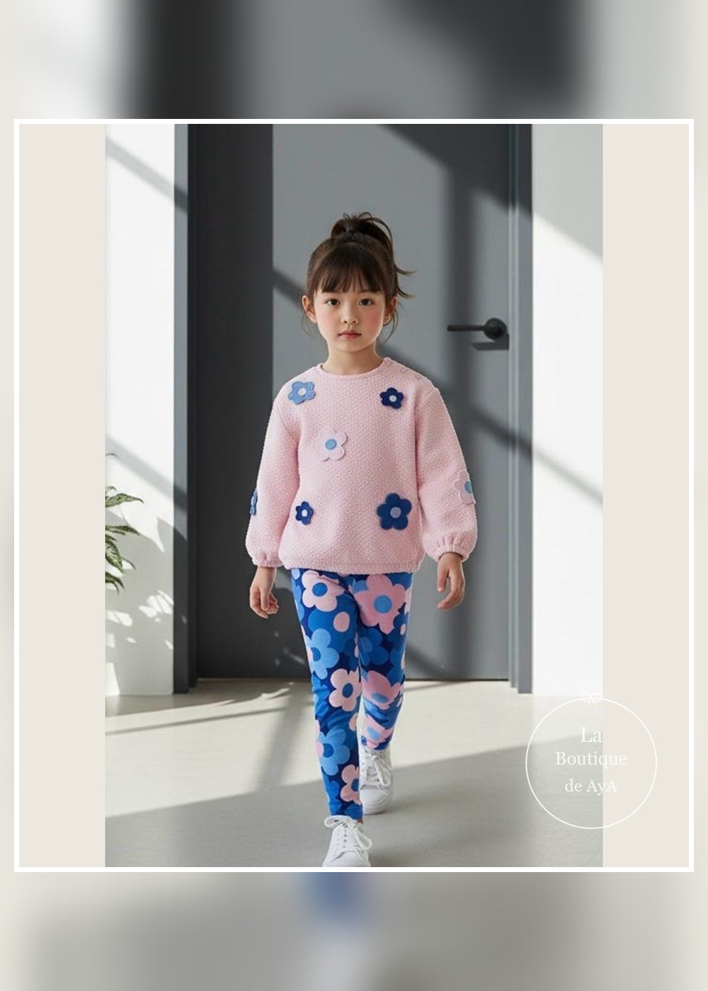 Vista completa del conjunto sudadera acolchada y leggings Flowers 8732W26
