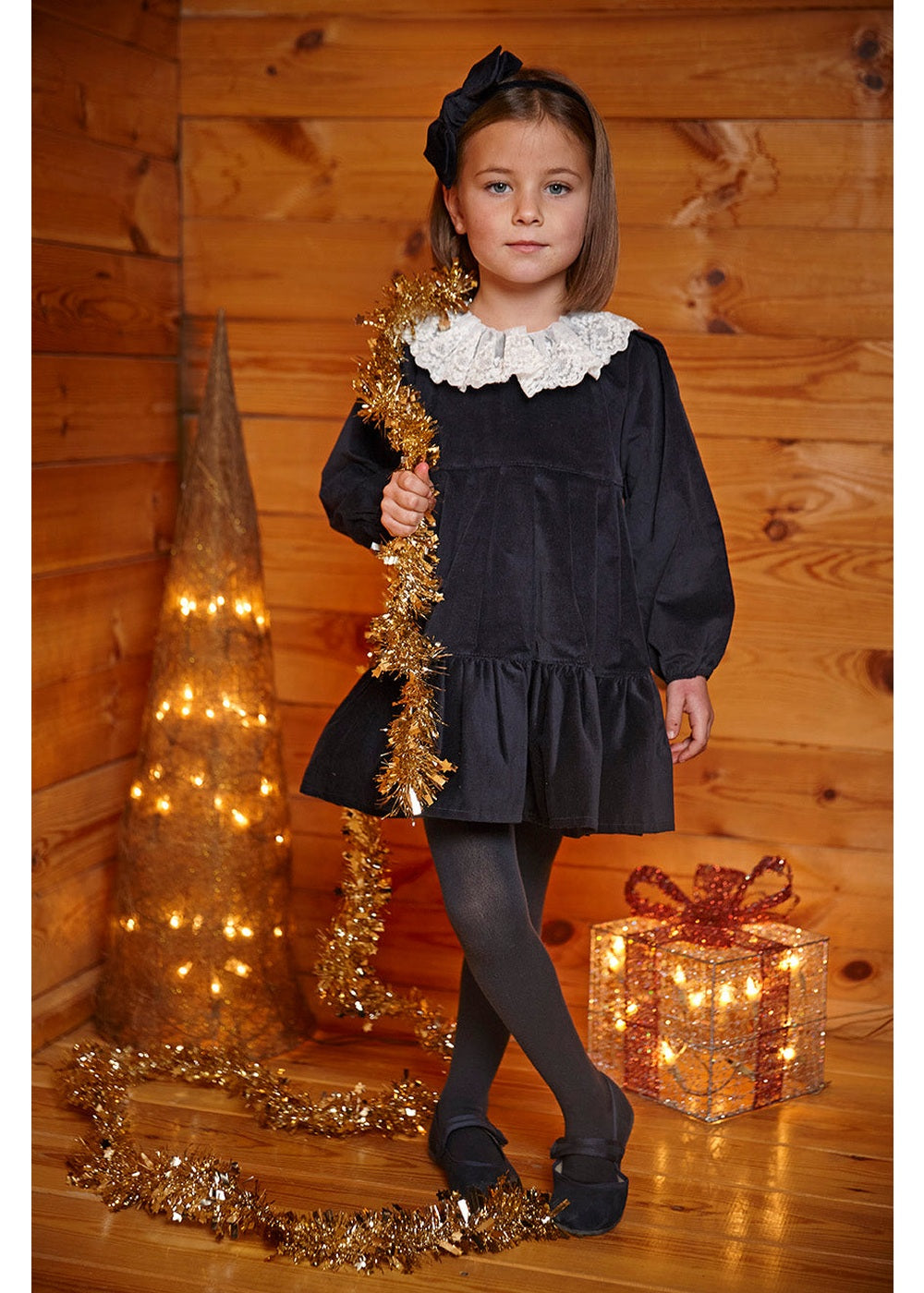 Vestido bebé niña Juliana terciopelo y cuello de encaje 26670, colección otoño invierno 2026/2027
