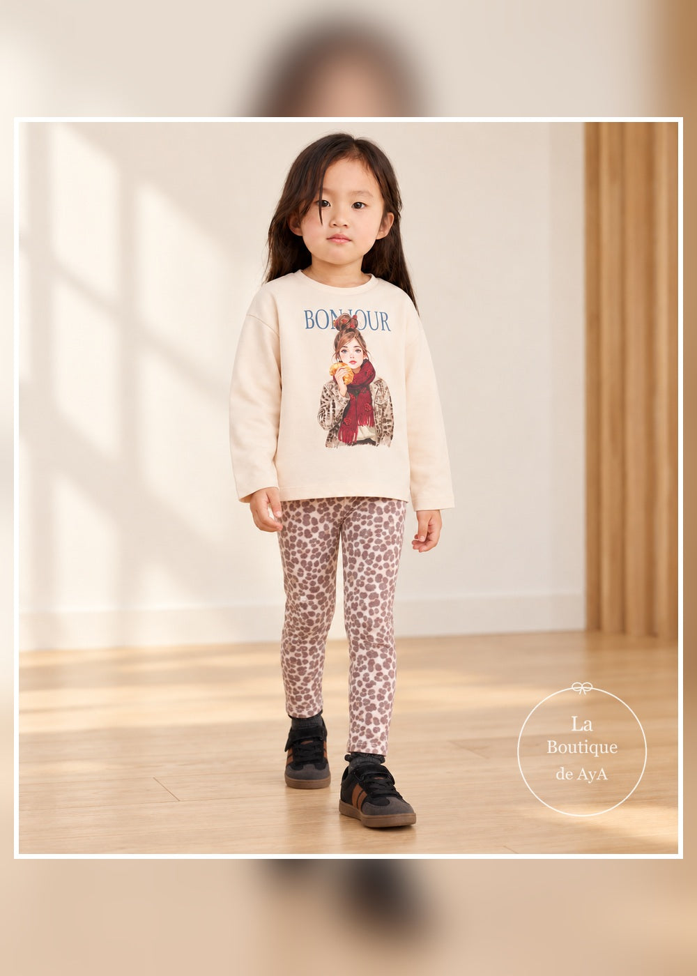 Conjunto camiseta y leggings castaña para niña Mayoral 04734: conjunto con modelo en movimiento