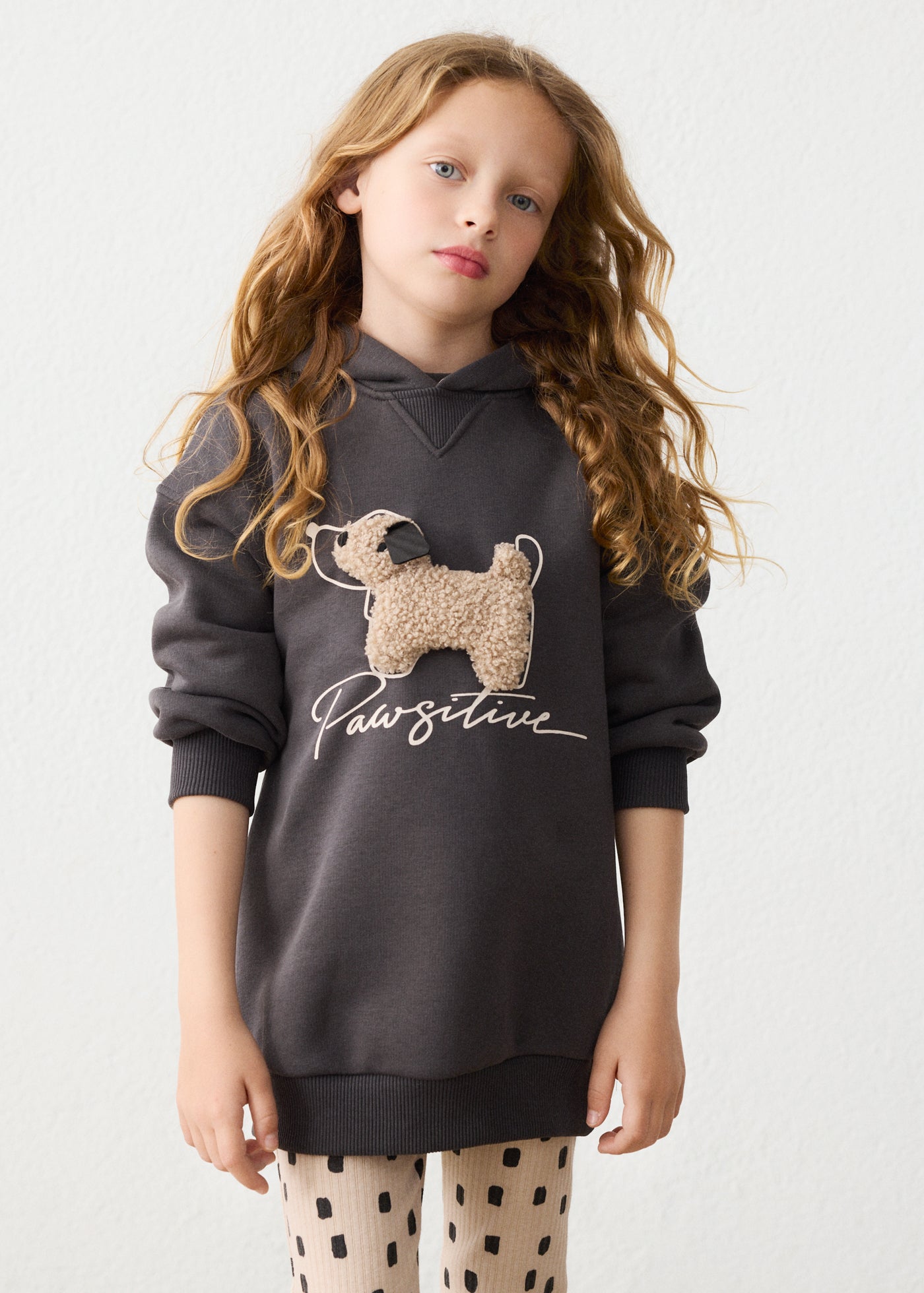 Vestido felpa capucha Carbón Mayoral para niña - imagen 1