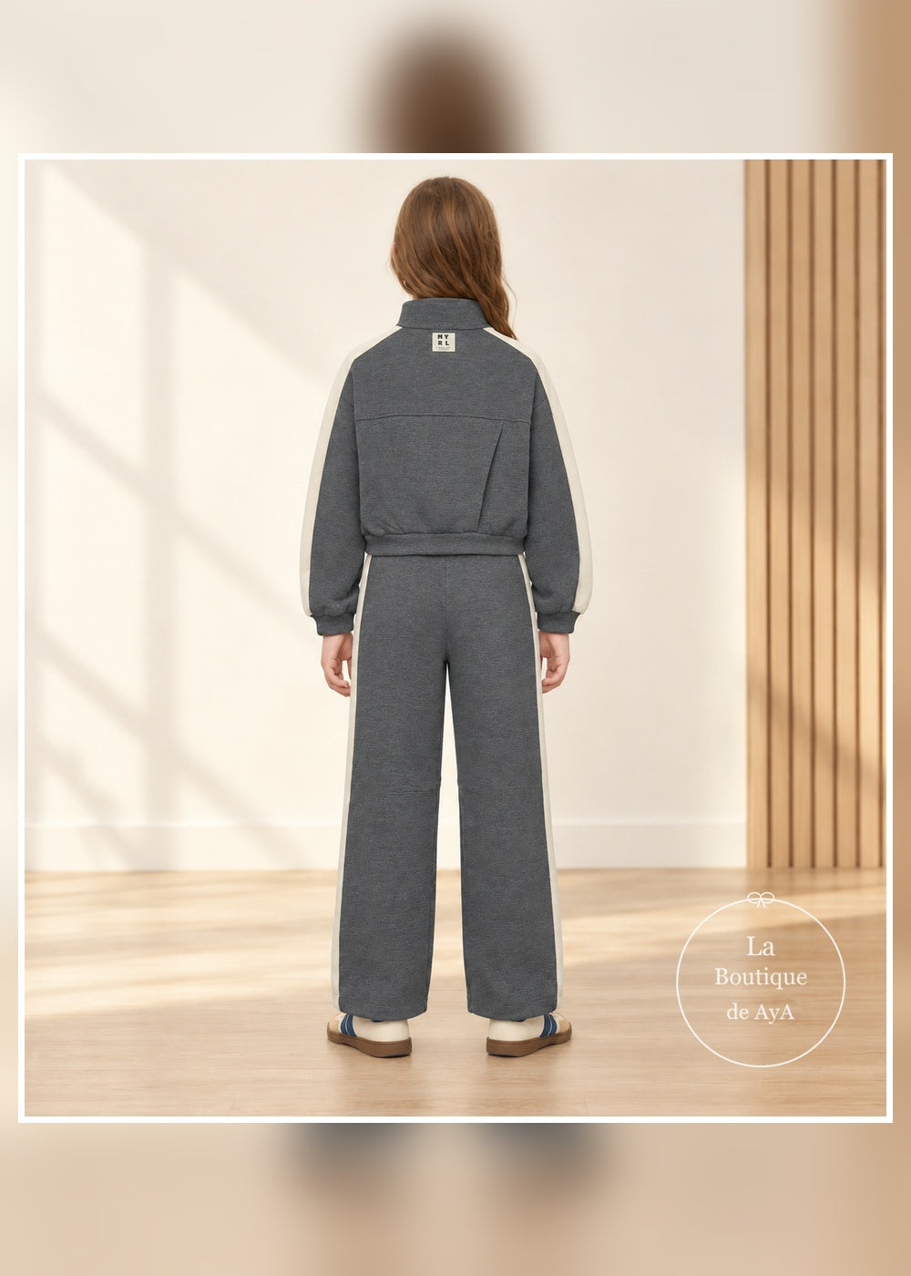 Chándal interlock gris para niña junior Mayoral 07860: vista posterior con modelo