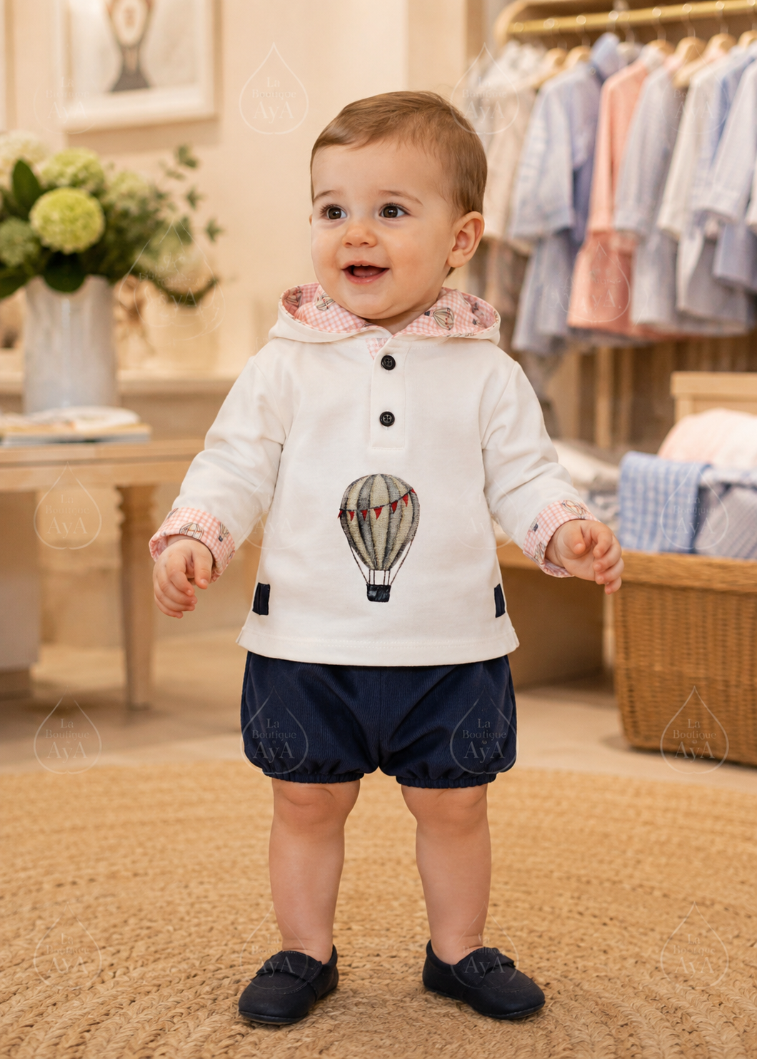 Bebé con conjunto Miranda marino claro 40/0045/23 - modelo con marca de agua La Boutique de AyA