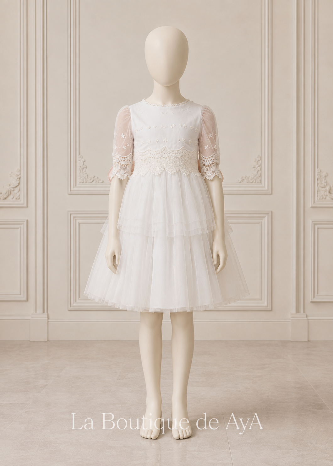 Vestido Rocío Meninas 26029 en maniquí visto de frente