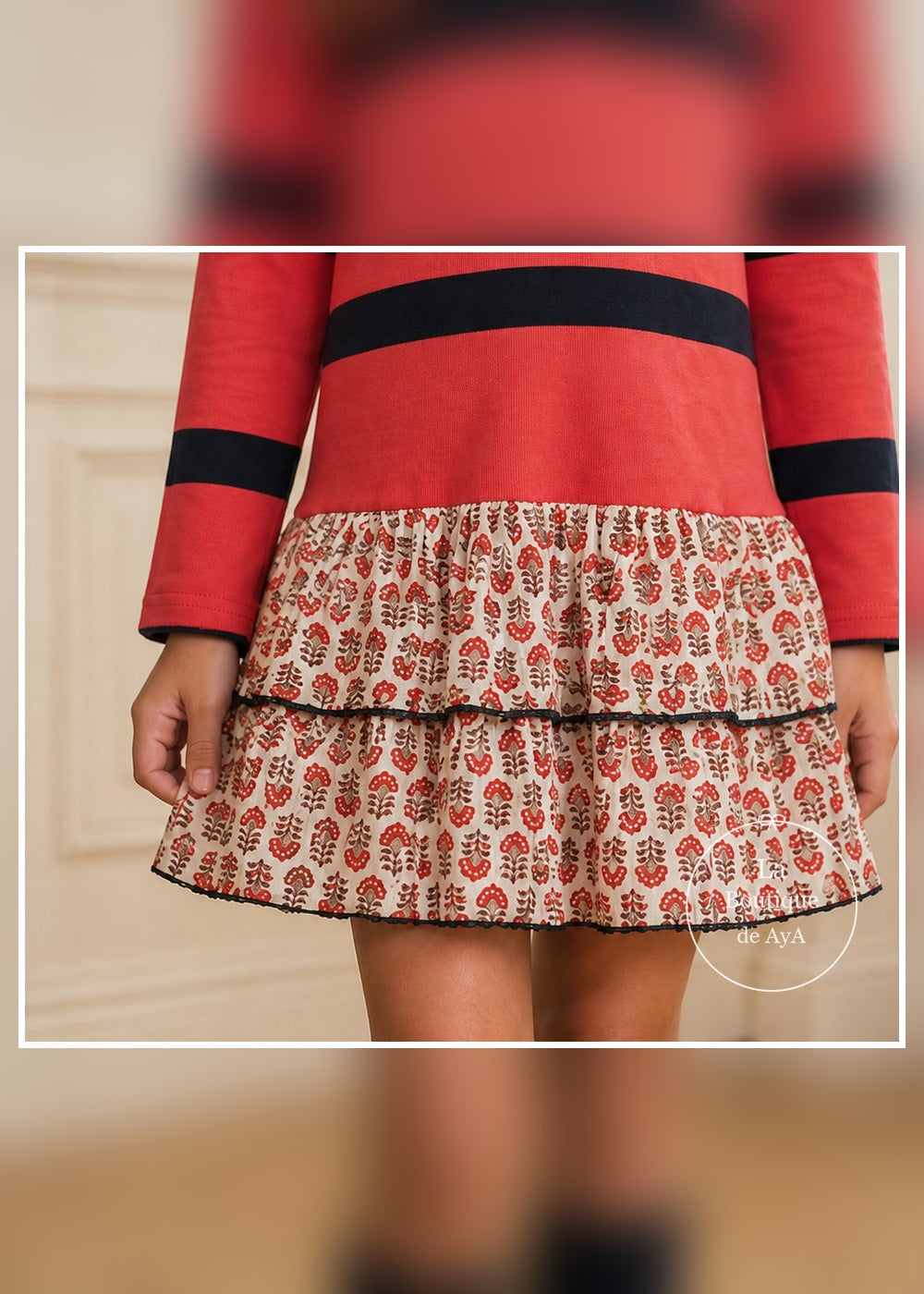 Detalle de la falda estampada del vestido Miranda 40/1400/V